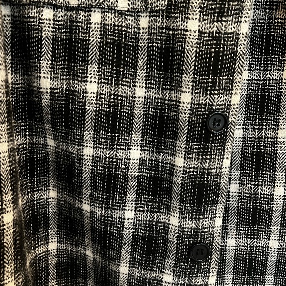 Black and white womens oversized flannel - Picture 4 of 4